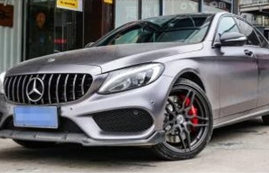 ชุดเบรก TEI ติดตั้งจริงบน Mercedes-Benz C200 สีเงิน คาลิปเปอร์สีแดง